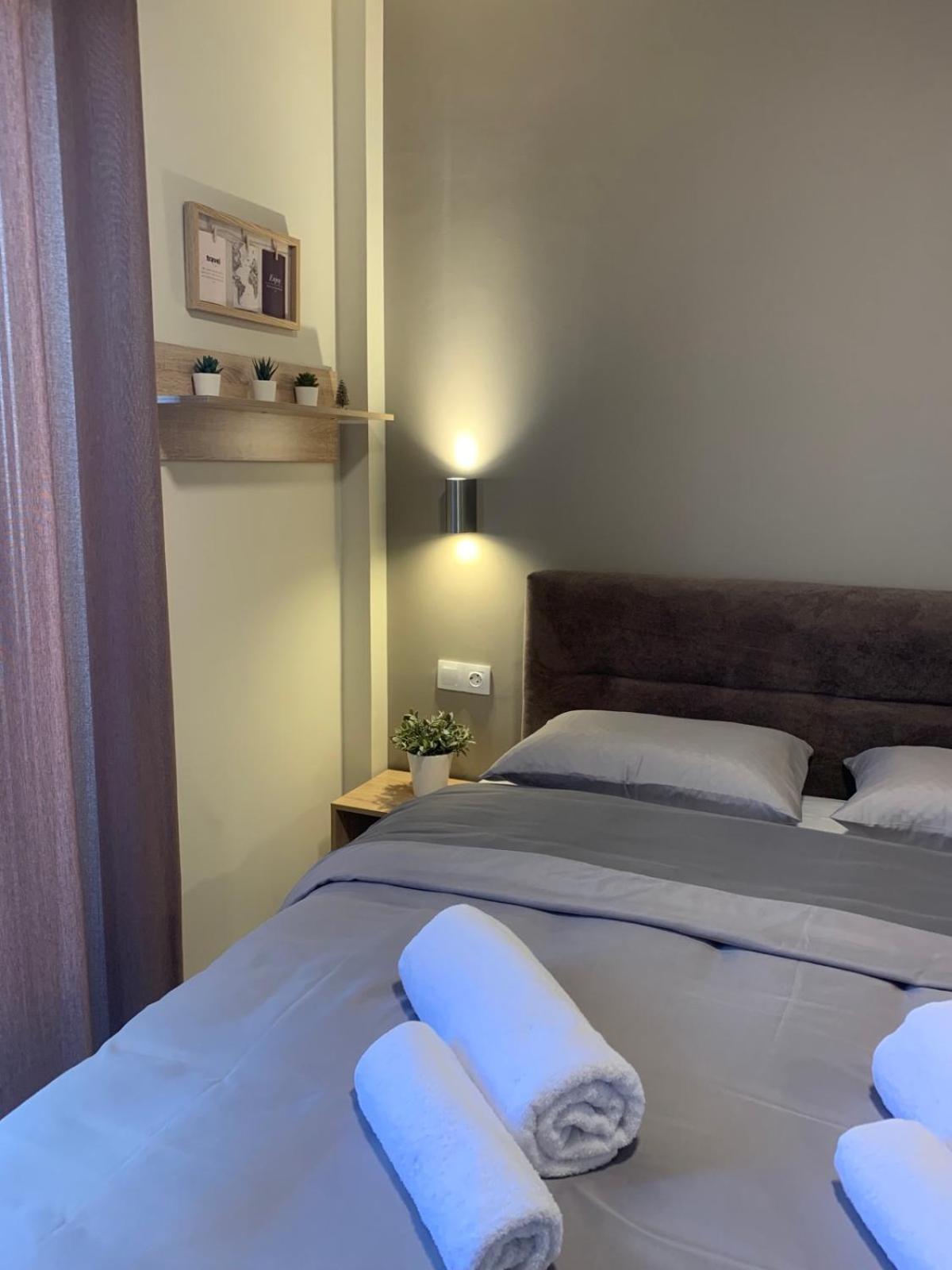 Jo's Cozy Corner * Volos